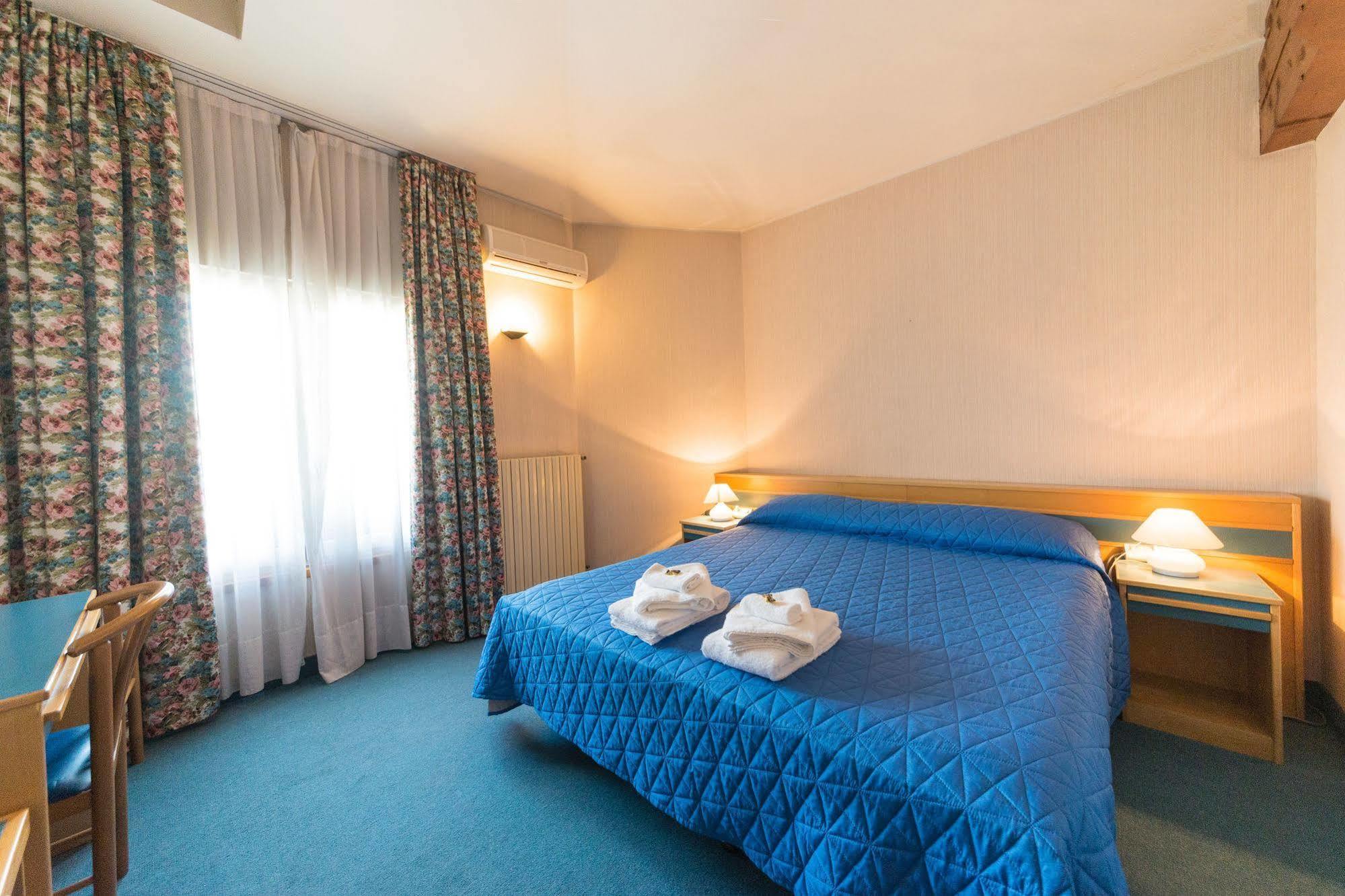 Hotel Nuova Italia Φλωρεντία Εξωτερικό φωτογραφία