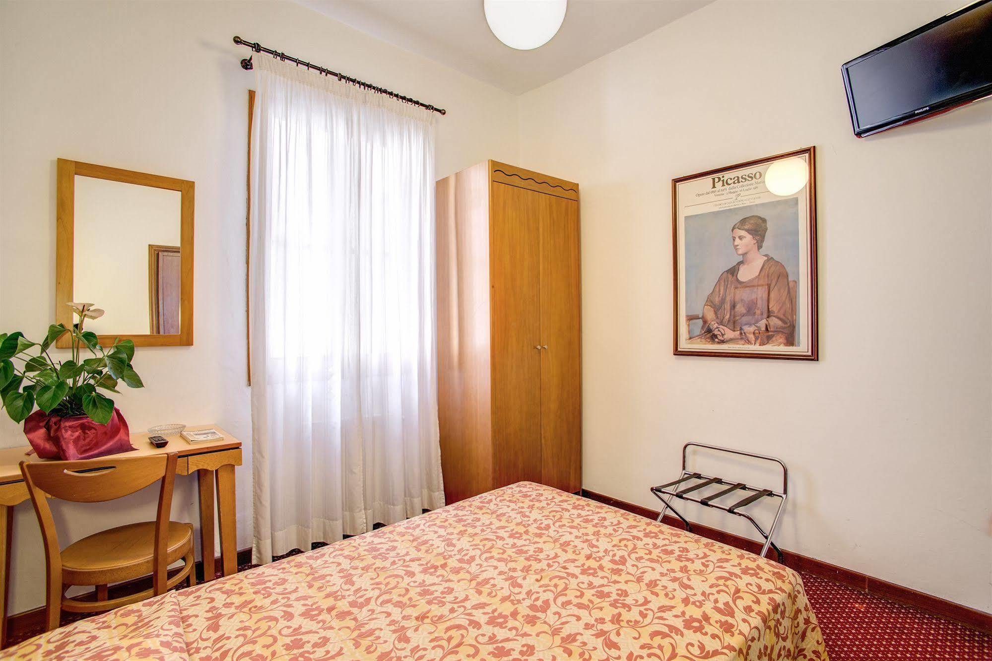 Hotel Nuova Italia Φλωρεντία Εξωτερικό φωτογραφία